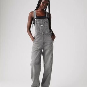 NWT Levi’s Vintage Women’s Overralls (Large)